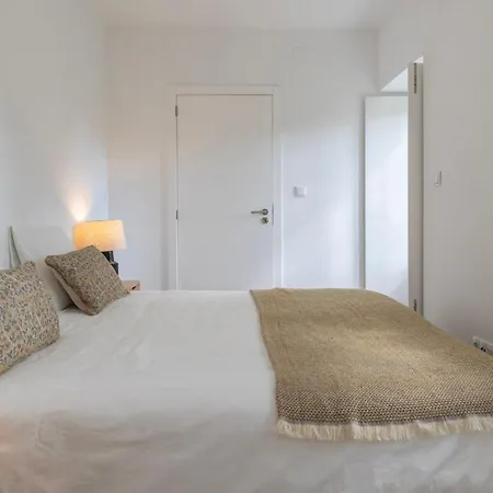 2bdr Cozy In Graca By Lovelystay Lägenhet